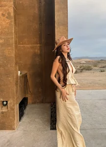 Modern Motherhood and Style: The 'Yem' Fashion Trend in Travel - image 3