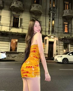 Social Media Sensation Stuns Fans with Bold Fashion Statement and Glamorous Viral Photoshoot - image 3