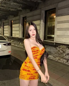 Social Media Sensation Stuns Fans with Bold Fashion Statement and Glamorous Viral Photoshoot - image 7