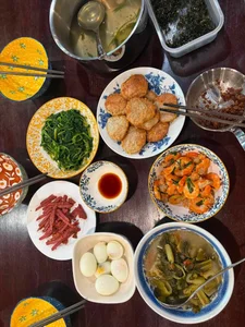 Inside the Stunning Kitchen of Vietnamese Artist Xuan Bac - image 6