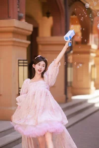 YiTuYu Art Language Vol.4670: Pei Tong Xue and the Art of Expression - image 1