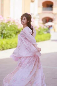 YiTuYu Art Language Vol.4670: Pei Tong Xue and the Art of Expression - image 7