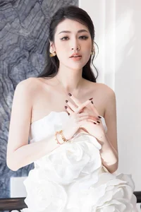 Runner Up Duong Tu Anh Shines in Elegant 2026 Fashion Collection - image 0