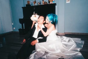 Dancer Quang Dang and His Chinese Girlfriend Share Romantic Photos Online - image 3