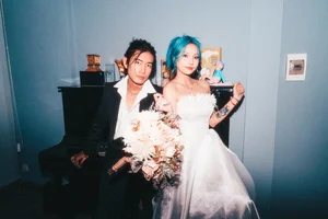Dancer Quang Dang and His Chinese Girlfriend Share Romantic Photos Online - image 2