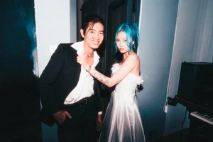 Dancer Quang Dang and His Chinese Girlfriend Share Romantic Photos Online - image 8