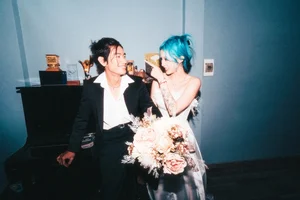 Dancer Quang Dang and His Chinese Girlfriend Share Romantic Photos Online - image 5