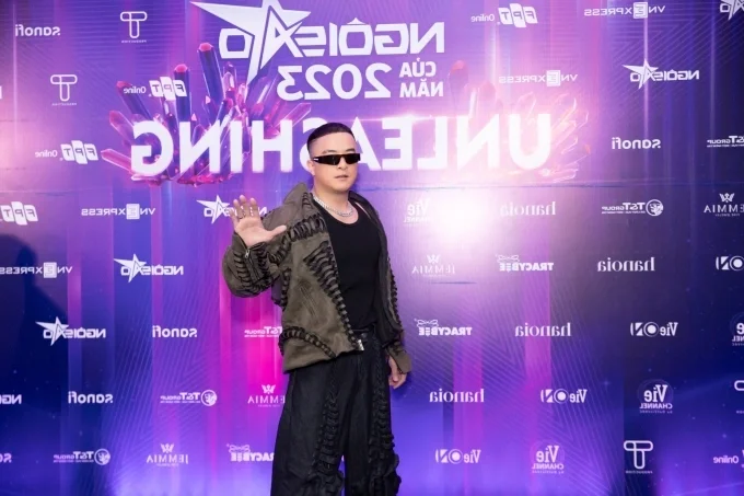 Star of the Year Gala: Vietnamese Celebrities Dazzle on the Red Carpet