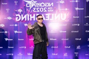 Star of the Year Gala: Vietnamese Celebrities Dazzle on the Red Carpet - image 0