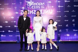 Star of the Year Gala: Vietnamese Celebrities Dazzle on the Red Carpet - image 1