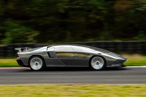 GFG Style Peralta S: A Custom Supercar Masterpiece Based on Maserati MC20 - image 4