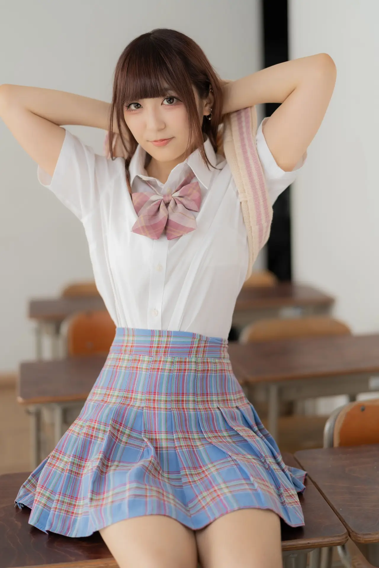 Ai Takanashi: Sweet Schoolgirl Radiating Youth in Uniform - ROM 01