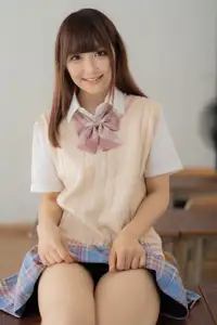 Ai Takanashi: Sweet Schoolgirl Radiating Youth in Uniform - ROM 01 - image 1