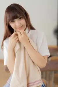 Ai Takanashi: Sweet Schoolgirl Radiating Youth in Uniform - ROM 01 - image 2