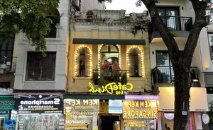 Hanoi Street Food: Budget-Friendly Eats Near the Iconic Ham Ca Map - image 0