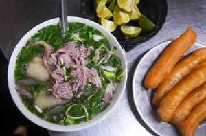 Hanoi Street Food: Budget-Friendly Eats Near the Iconic Ham Ca Map - image 9
