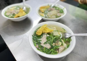Hanoi Street Food: Budget-Friendly Eats Near the Iconic Ham Ca Map - image 1