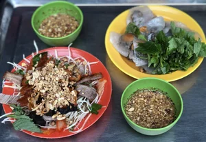 Hanoi Street Food: Budget-Friendly Eats Near the Iconic Ham Ca Map - image 3