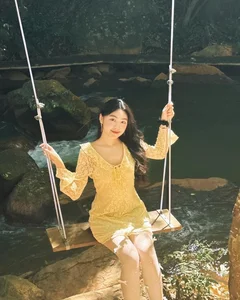 MC Quyen Linh’s Daughter Looks Like a Princess in 18th Birthday Photoshoot - image 1