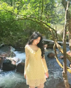 MC Quyen Linh’s Daughter Looks Like a Princess in 18th Birthday Photoshoot - image 0