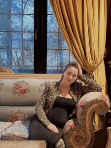 Inside the Luxurious Life of Phuong Oanh Post-Marriage to Shark Binh - image 6
