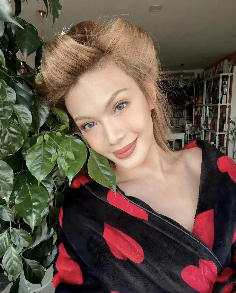 Luna Dao Shines Like a Doll Alongside Famous Beauty Queens
