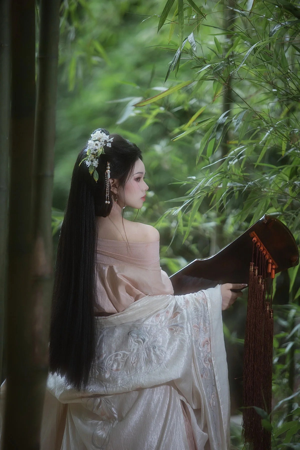 YiTuYu Art Language Vol.10497: A Visual Study of Yi Ming
