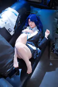 Coser Yu Yu Transforms into Blue Archive's Yuuka: Captivating Beauty in a Unique Photo Collection (45P) - image 3