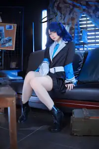 Coser Yu Yu Transforms into Blue Archive's Yuuka: Captivating Beauty in a Unique Photo Collection (45P) - image 2