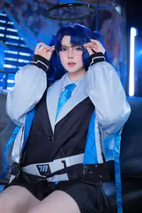 Coser Yu Yu Transforms into Blue Archive's Yuuka: Captivating Beauty in a Unique Photo Collection (45P) - image 12