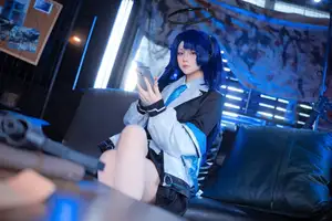 Coser Yu Yu Transforms into Blue Archive's Yuuka: Captivating Beauty in a Unique Photo Collection (45P) - image 9