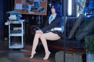Coser Yu Yu Transforms into Blue Archive's Yuuka: Captivating Beauty in a Unique Photo Collection (45P) - image 4