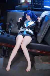 Coser Yu Yu Transforms into Blue Archive's Yuuka: Captivating Beauty in a Unique Photo Collection (45P) - image 0