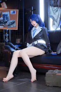 Coser Yu Yu Transforms into Blue Archive's Yuuka: Captivating Beauty in a Unique Photo Collection (45P) - image 18