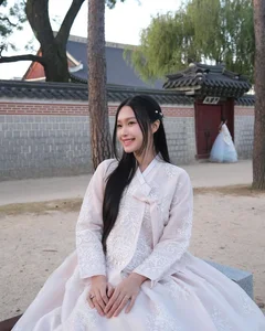 Doãn Hải My Radiates Elegance in Traditional Korean Hanbok Gallery - image 8