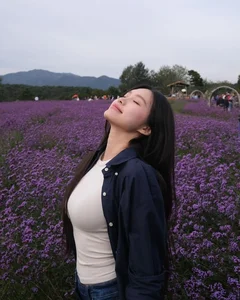 Doãn Hải My Radiates Elegance in Traditional Korean Hanbok Gallery - image 1