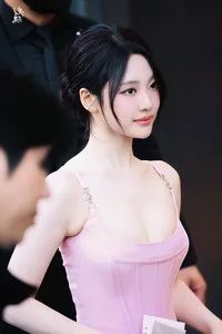NingNing (aespa) tỏa sáng tại sự kiện: Visual đỉnh cao 'chấp' mọi góc cam thường - image 4