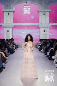 Japanese Child Model Mokuren Shines as First Face in Thao Nguyen Fashion Show - image 3