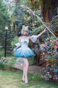 Dreamy Aesthetic: Coser Nnian as in an Enchanted Garden - image 1