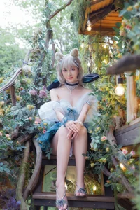 Dreamy Aesthetic: Coser Nnian as in an Enchanted Garden - image 10