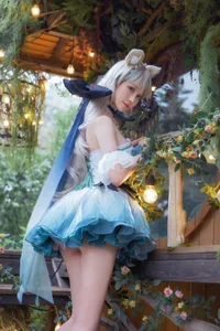 Dreamy Aesthetic: Coser Nnian as in an Enchanted Garden - image 32