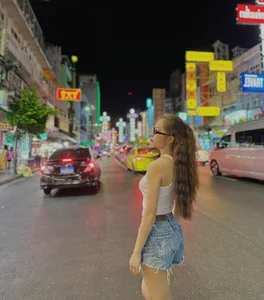 Nhat Le's Unfiltered Beauty: Comparing Facebook Photos to Reality - image 6
