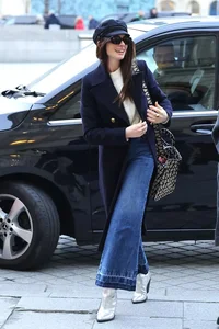 8 Chic Hat Styles to Instantly Elevate Your Everyday Outfits - image 0