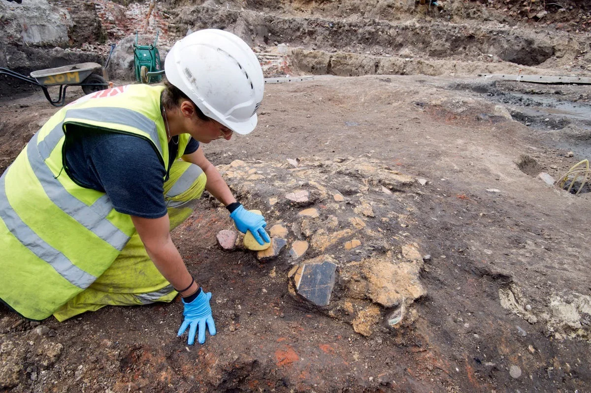 Ancient Roman Fresco Revealed: A Masterpiece Restored After 2,000 Years of Decay