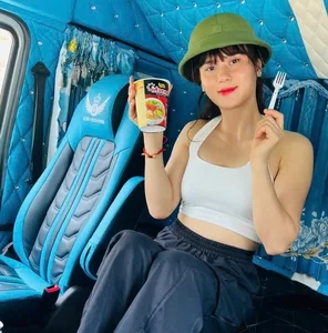 Breaking Barriers: The Rise of Female Drivers Conquering 30-Ton Heavy Trucks - image 0