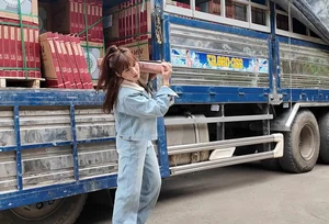 Breaking Barriers: The Rise of Female Drivers Conquering 30-Ton Heavy Trucks - image 4