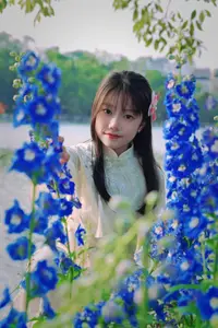 Graceful Vietnamese Girl in White Ao Dai Shines with Traditional Beauty in Old Quarter - image 2