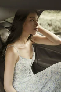 Radiant Summer Muse: Yue Yue in YiTuYu’s Enchanting Floral Skirt Series - image 3