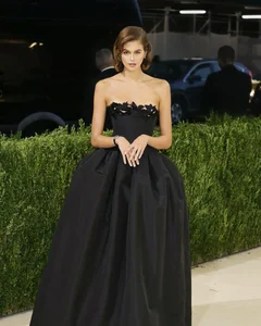 Kaia Gerber's Best Figure-Flattering Outfits and Signature Style - image 7