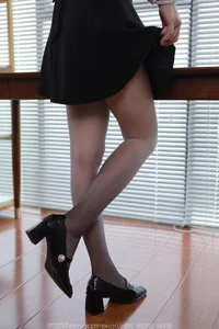 IESS Gallery: Sweet Smile Portrait Collection Featuring Elegant Lifestyle Hosiery Photography - image 1